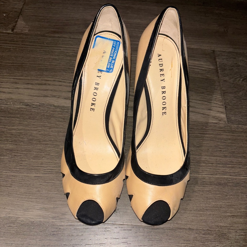 Audrey Brooke Black and Tan Heels